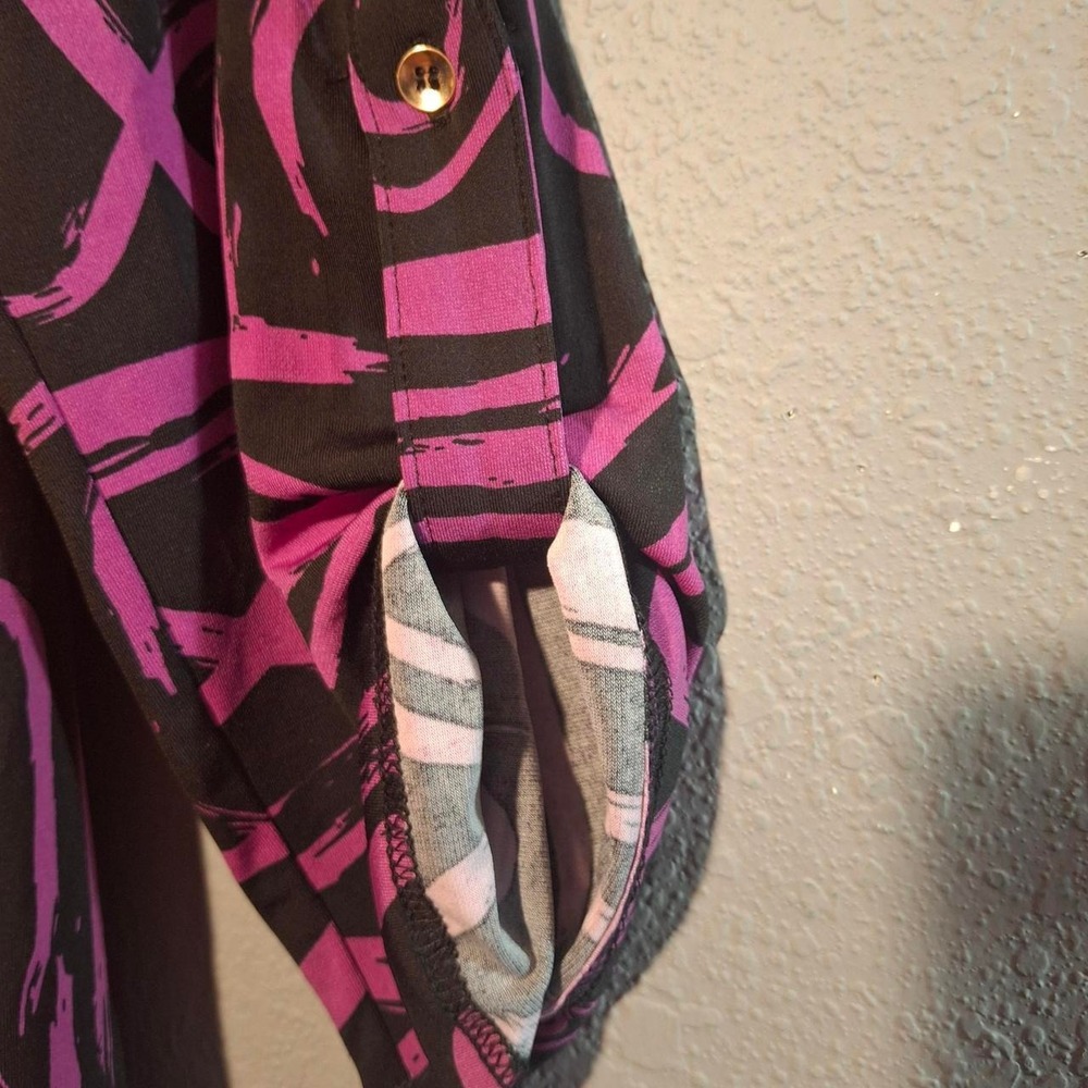 Black and Pink abstract print blouse - Picture 5 of 7